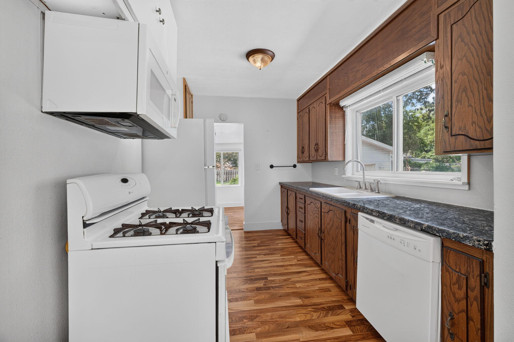 1842 Mills Avenue Muskegon MI 49445