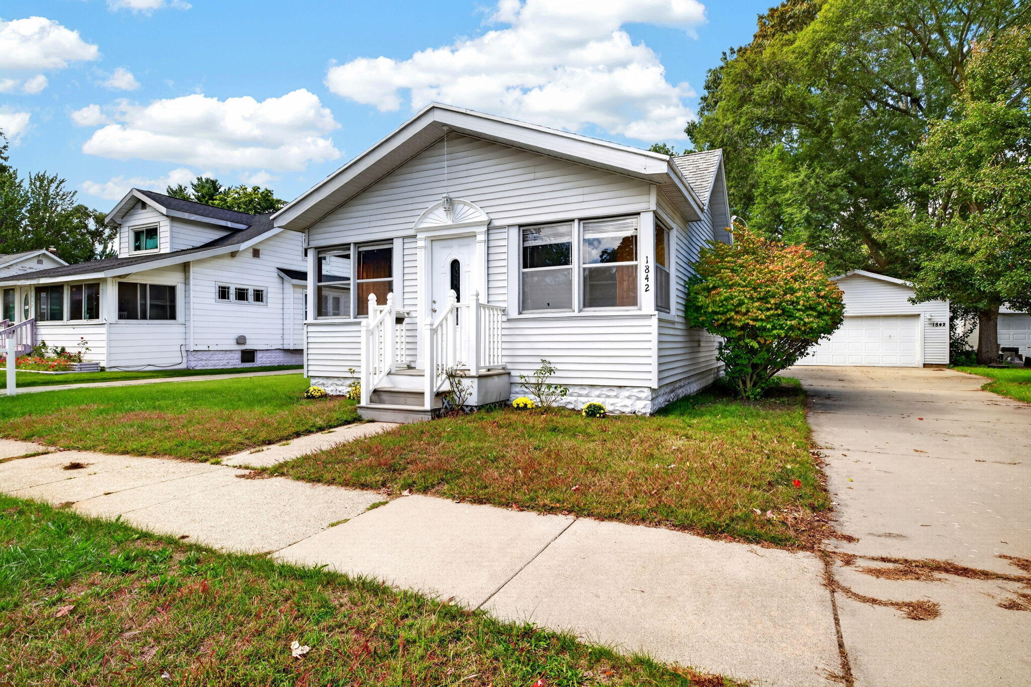 1842 Mills Avenue Muskegon MI 49445