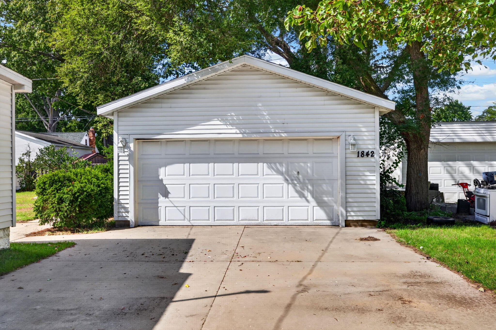 1842 Mills Avenue Muskegon MI 49445