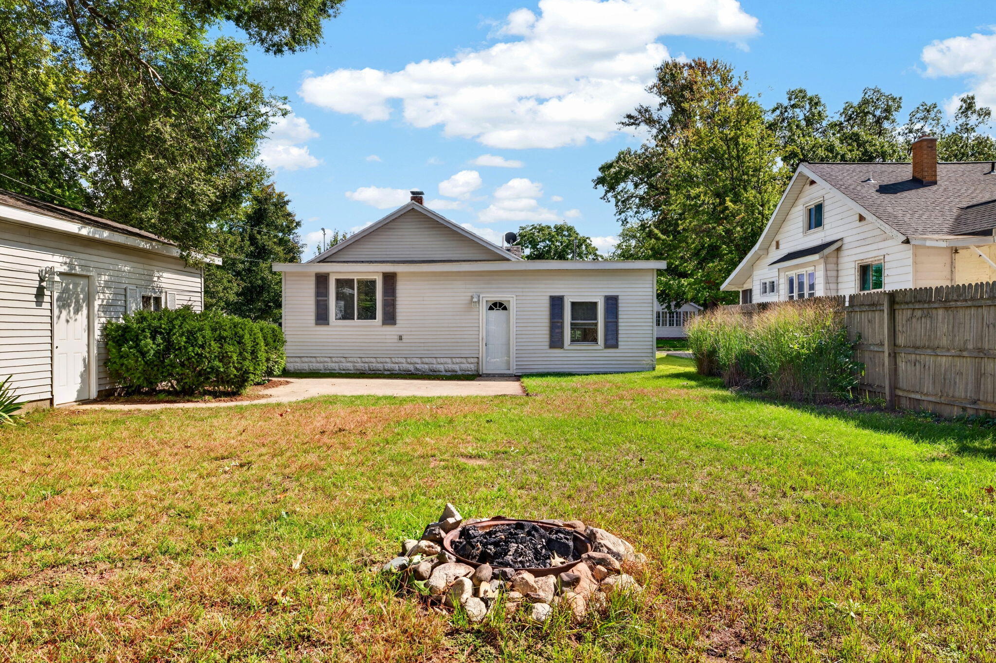 1842 Mills Avenue Muskegon MI 49445