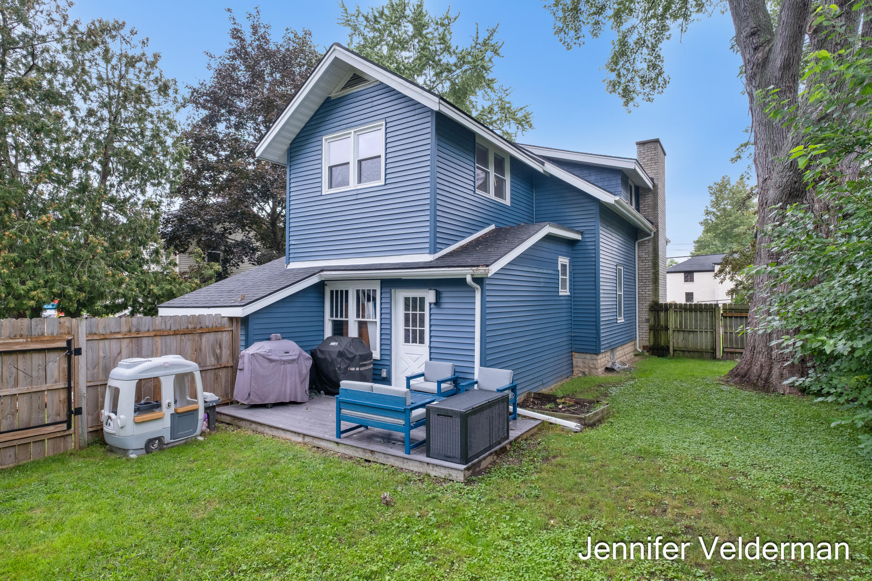 120 E Division Street NE Rockford MI 49341