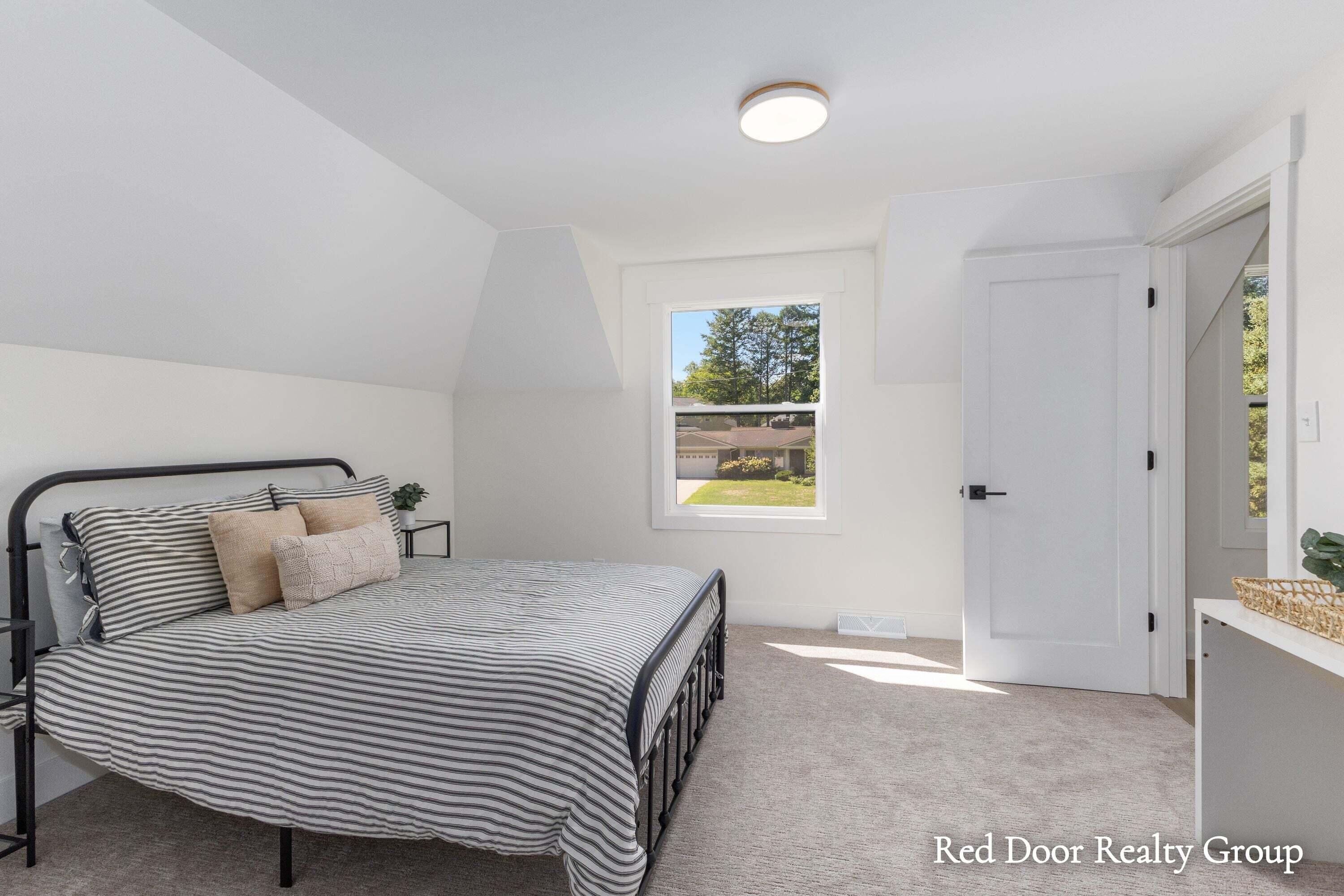 578 Arrowhead Avenue SE Grand Rapids MI 49546