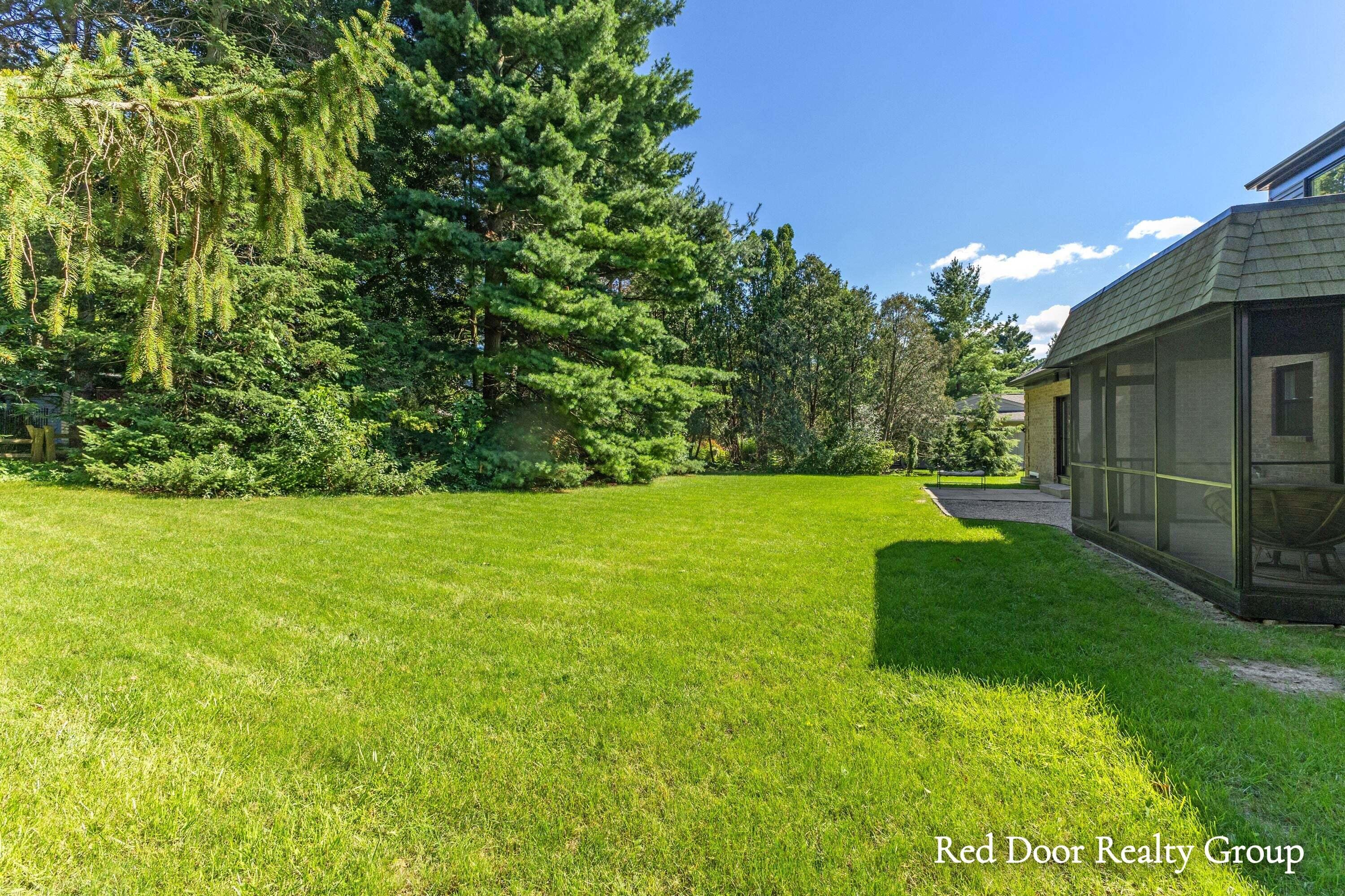 578 Arrowhead Avenue SE Grand Rapids MI 49546