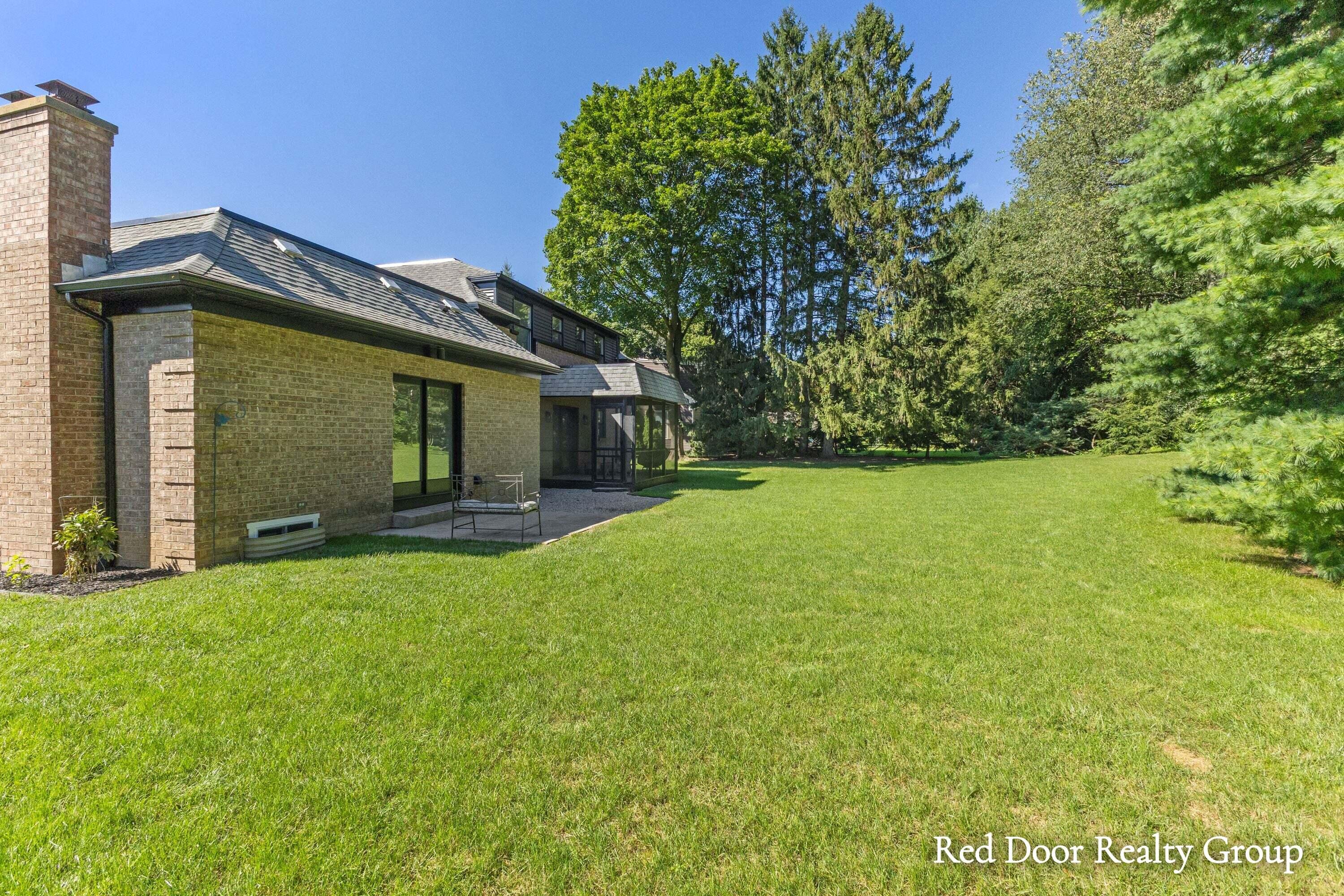 578 Arrowhead Avenue SE Grand Rapids MI 49546
