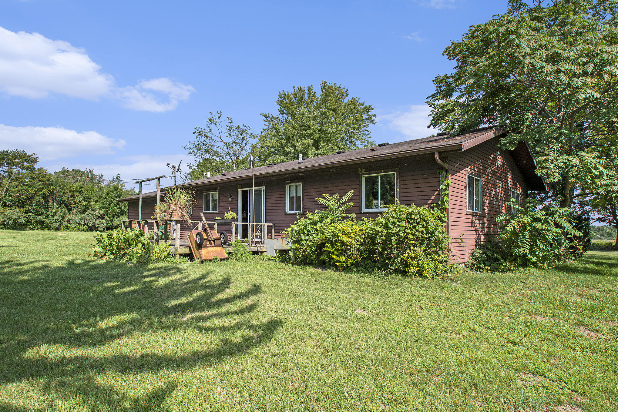 7260 W East Road Three Oaks MI 49128