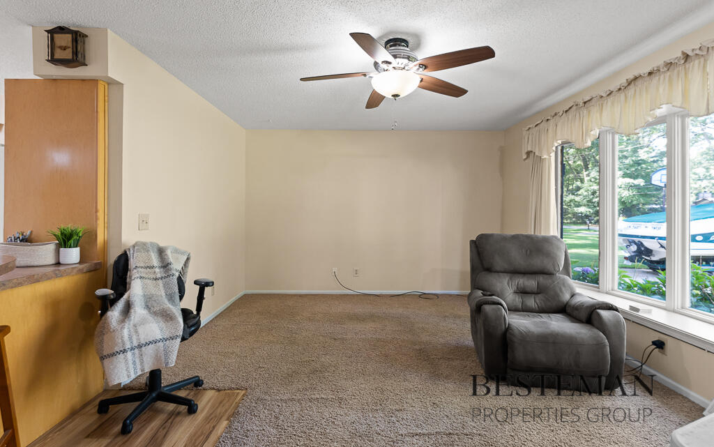 944 W Fennwood Circle Muskegon MI 49445
