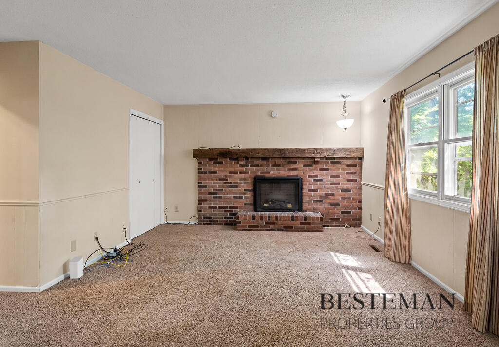 944 W Fennwood Circle Muskegon MI 49445