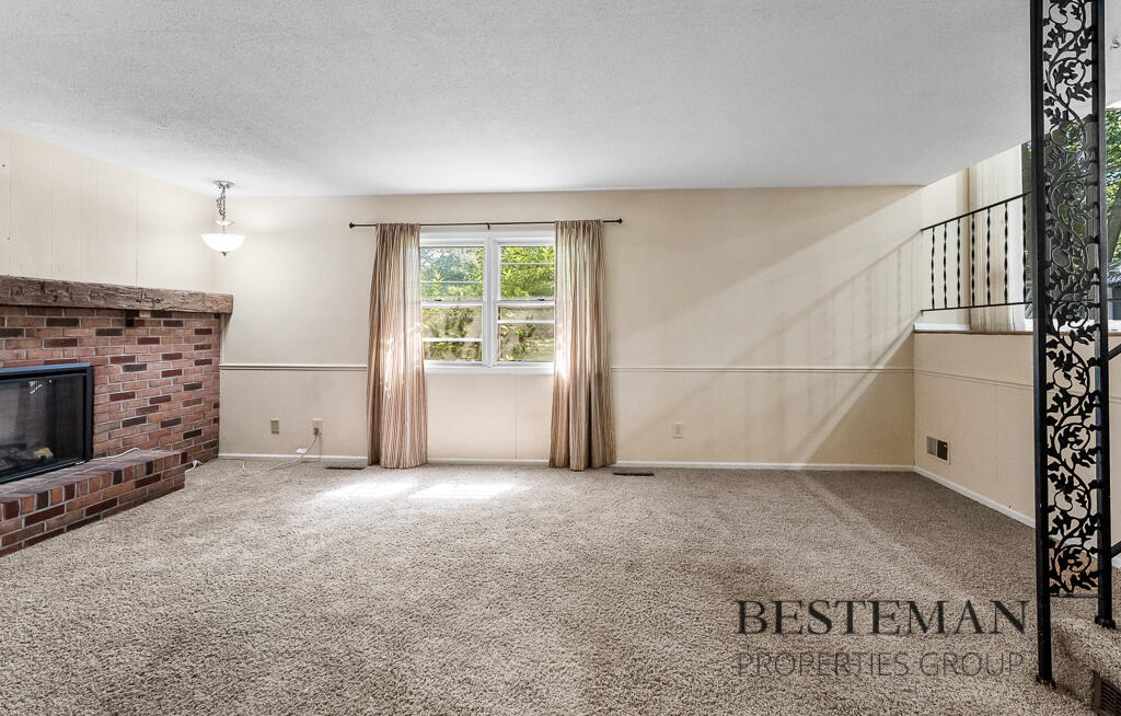 944 W Fennwood Circle Muskegon MI 49445