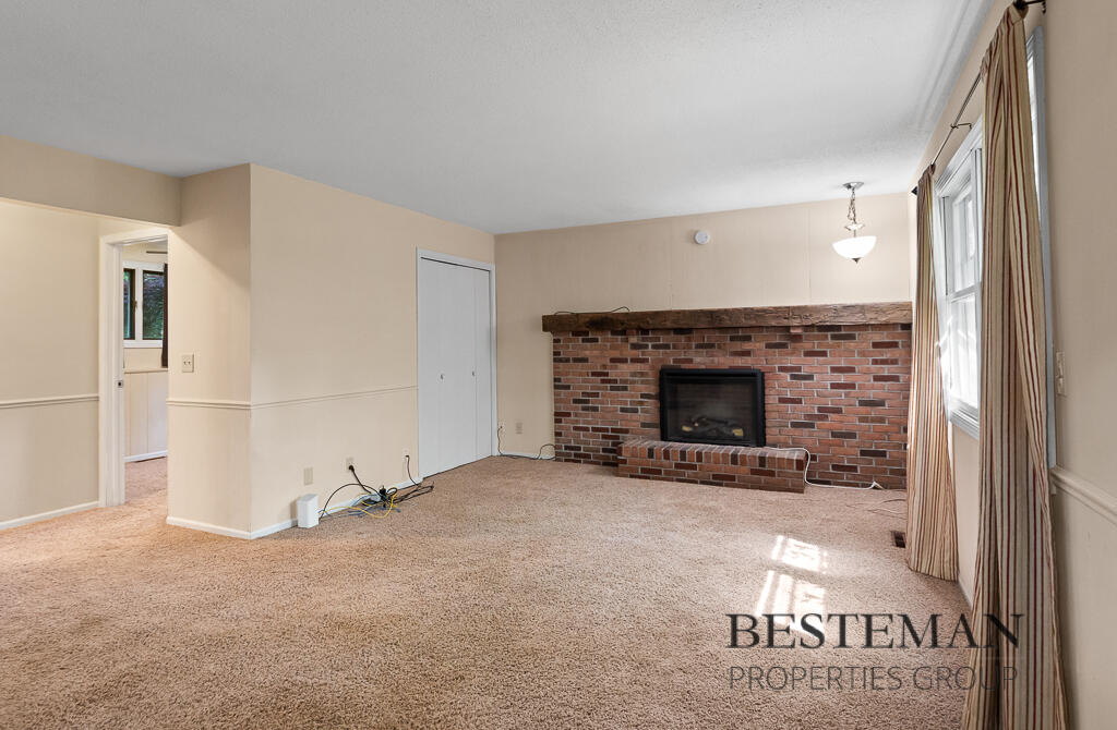 944 W Fennwood Circle Muskegon MI 49445