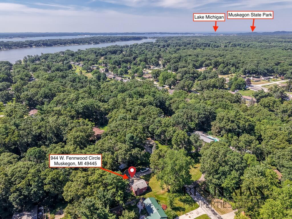 944 W Fennwood Circle Muskegon MI 49445