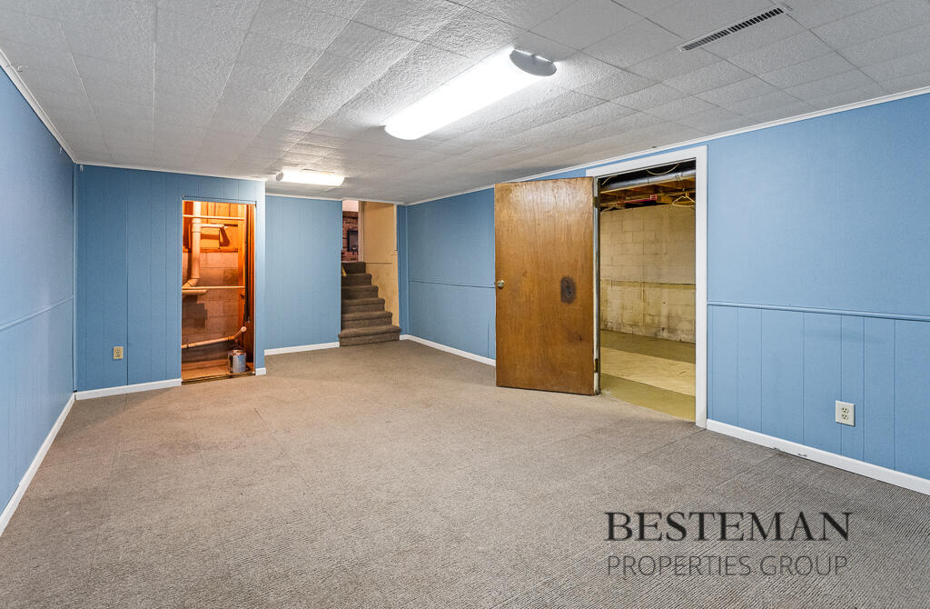 944 W Fennwood Circle Muskegon MI 49445
