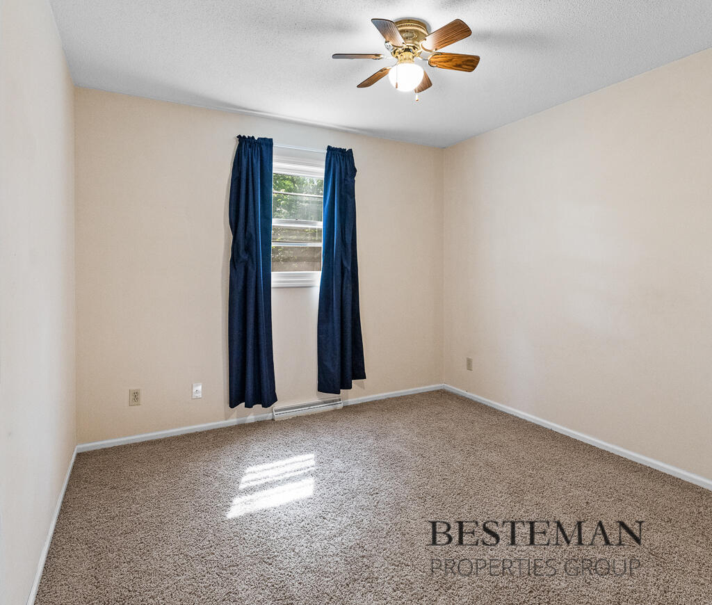 944 W Fennwood Circle Muskegon MI 49445