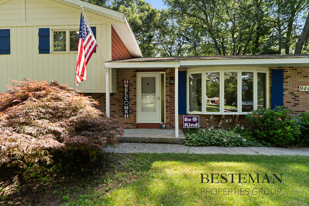 944 W Fennwood Circle Muskegon MI 49445
