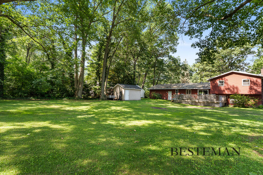 944 W Fennwood Circle Muskegon MI 49445