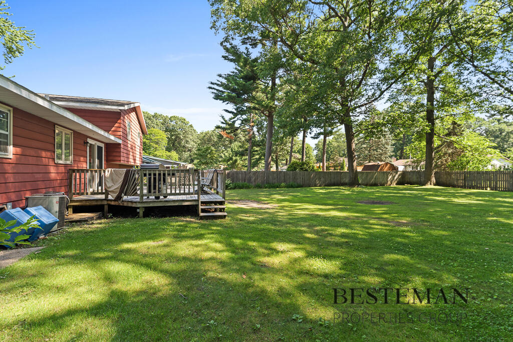 944 W Fennwood Circle Muskegon MI 49445
