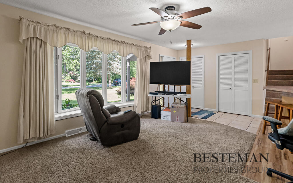 944 W Fennwood Circle Muskegon MI 49445