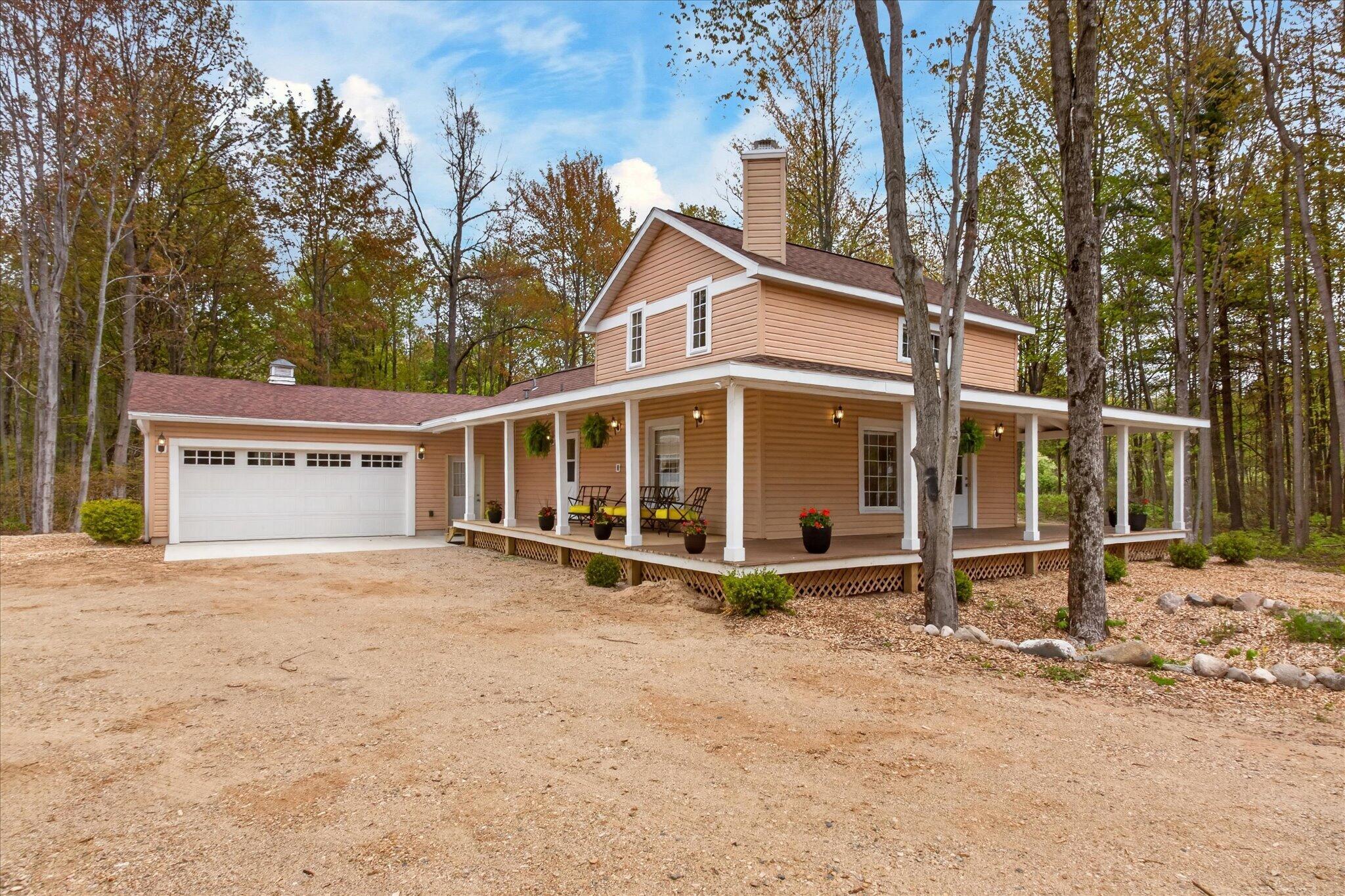 6811 116th Avenue Fennville MI 49408