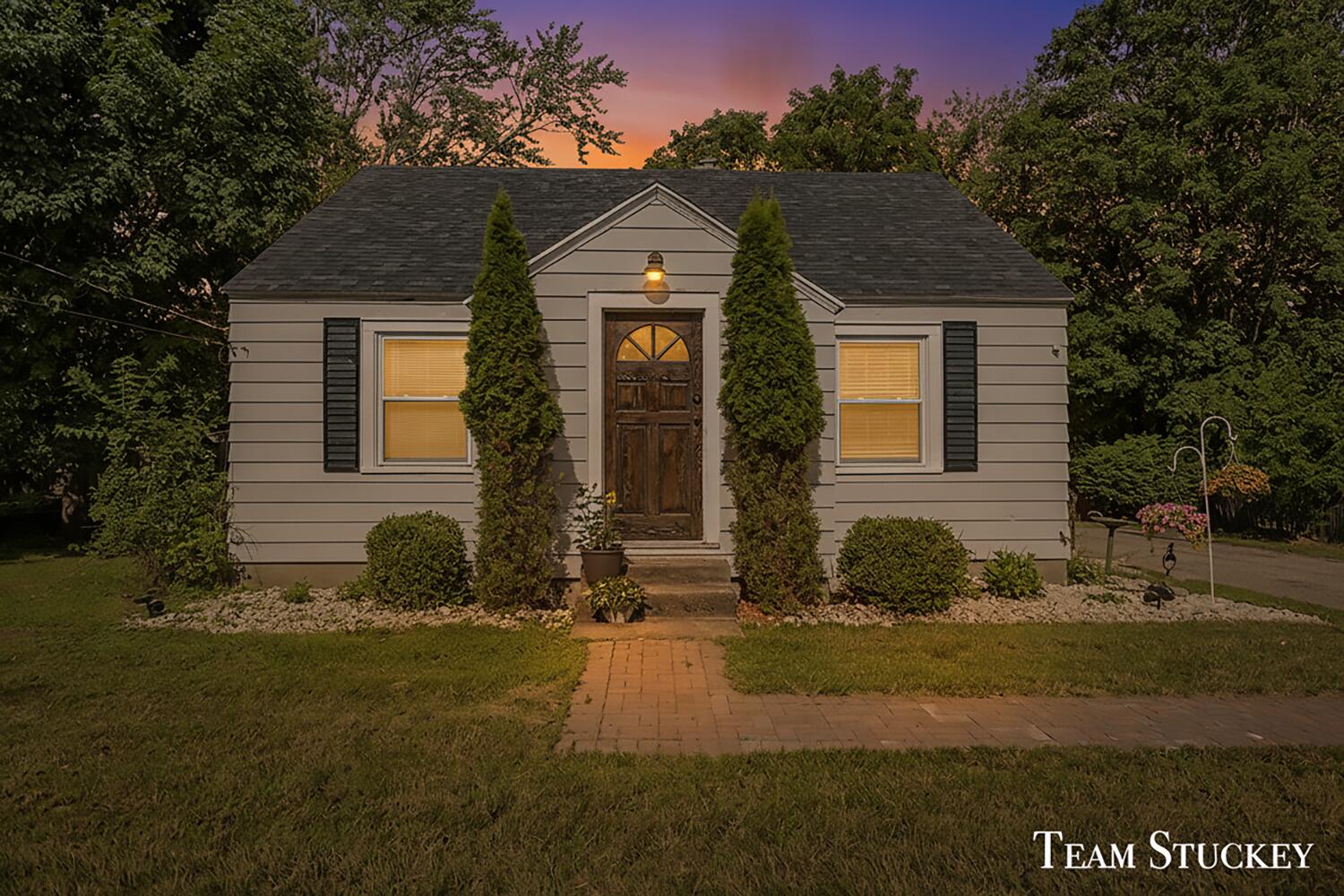 1125 Kusterer Drive NW Grand Rapids MI 49534