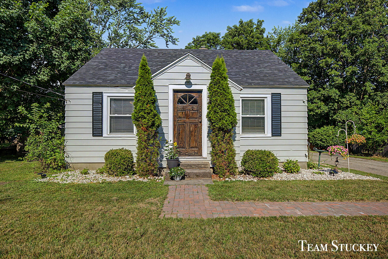 1125 Kusterer Drive NW Grand Rapids MI 49534