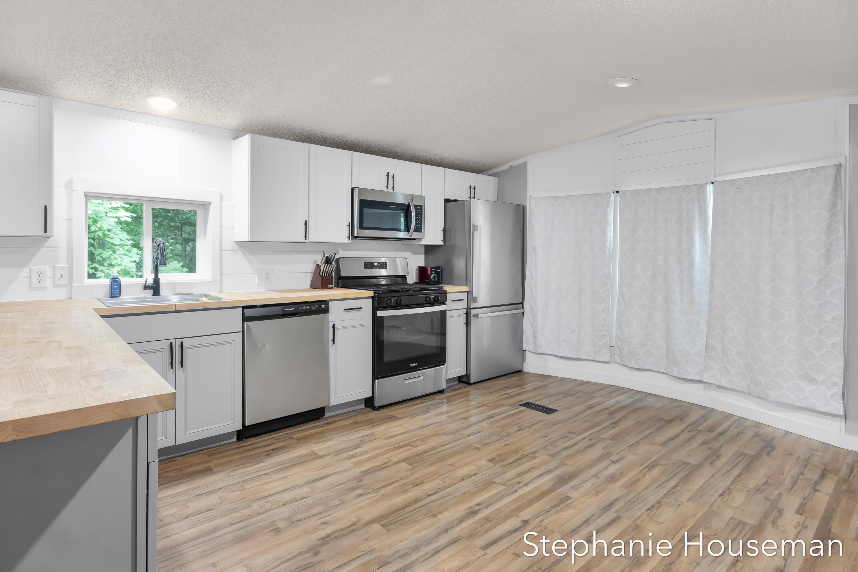 8394 Nugent Avenue NE Rockford MI 49341