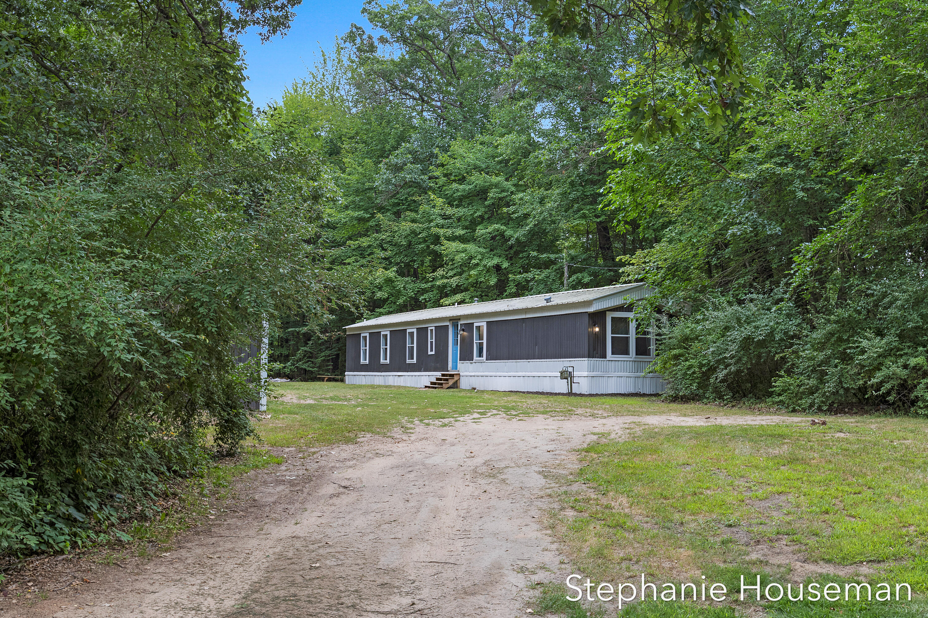 8394 Nugent Avenue NE Rockford MI 49341