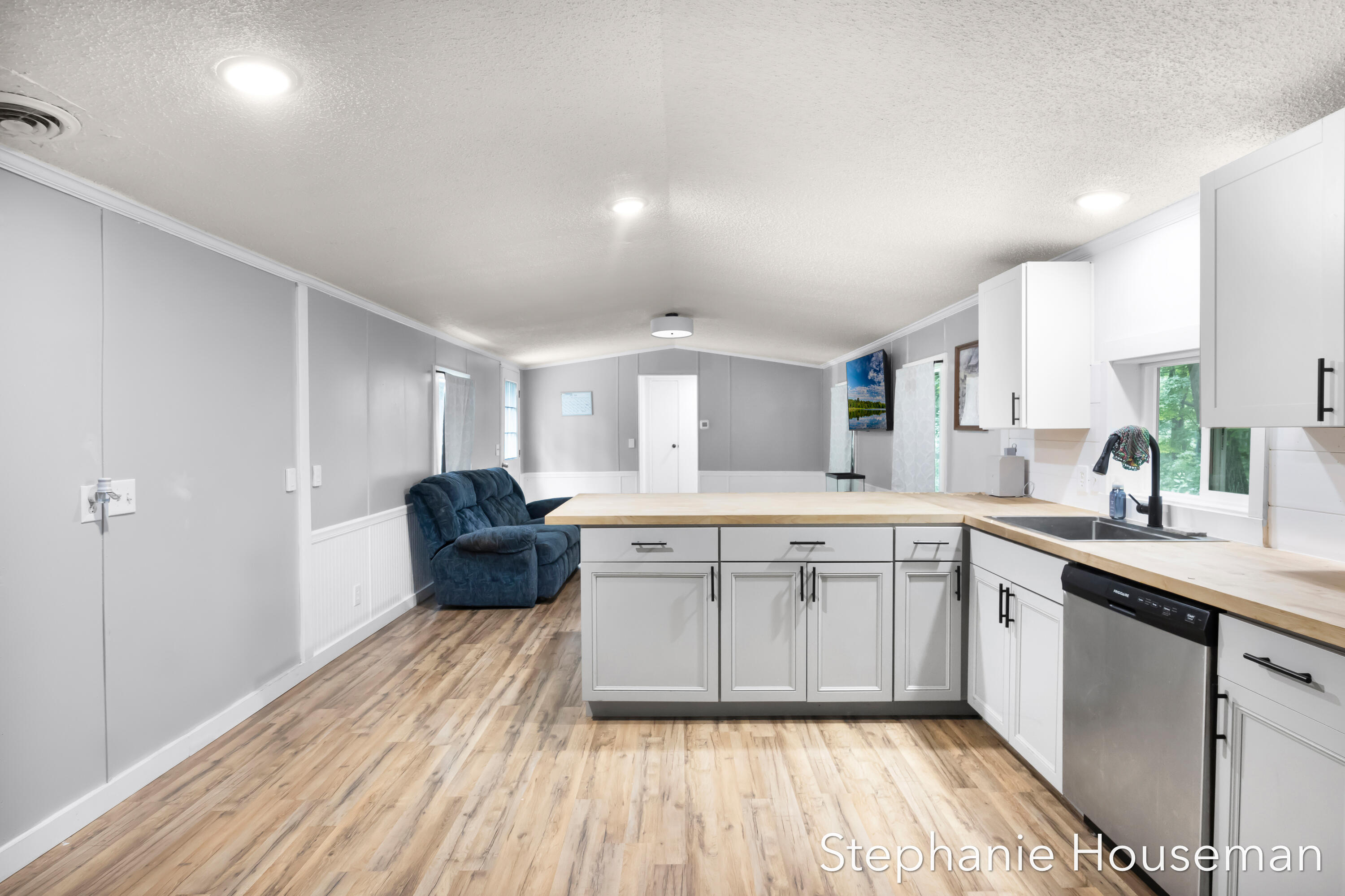 8394 Nugent Avenue NE Rockford MI 49341