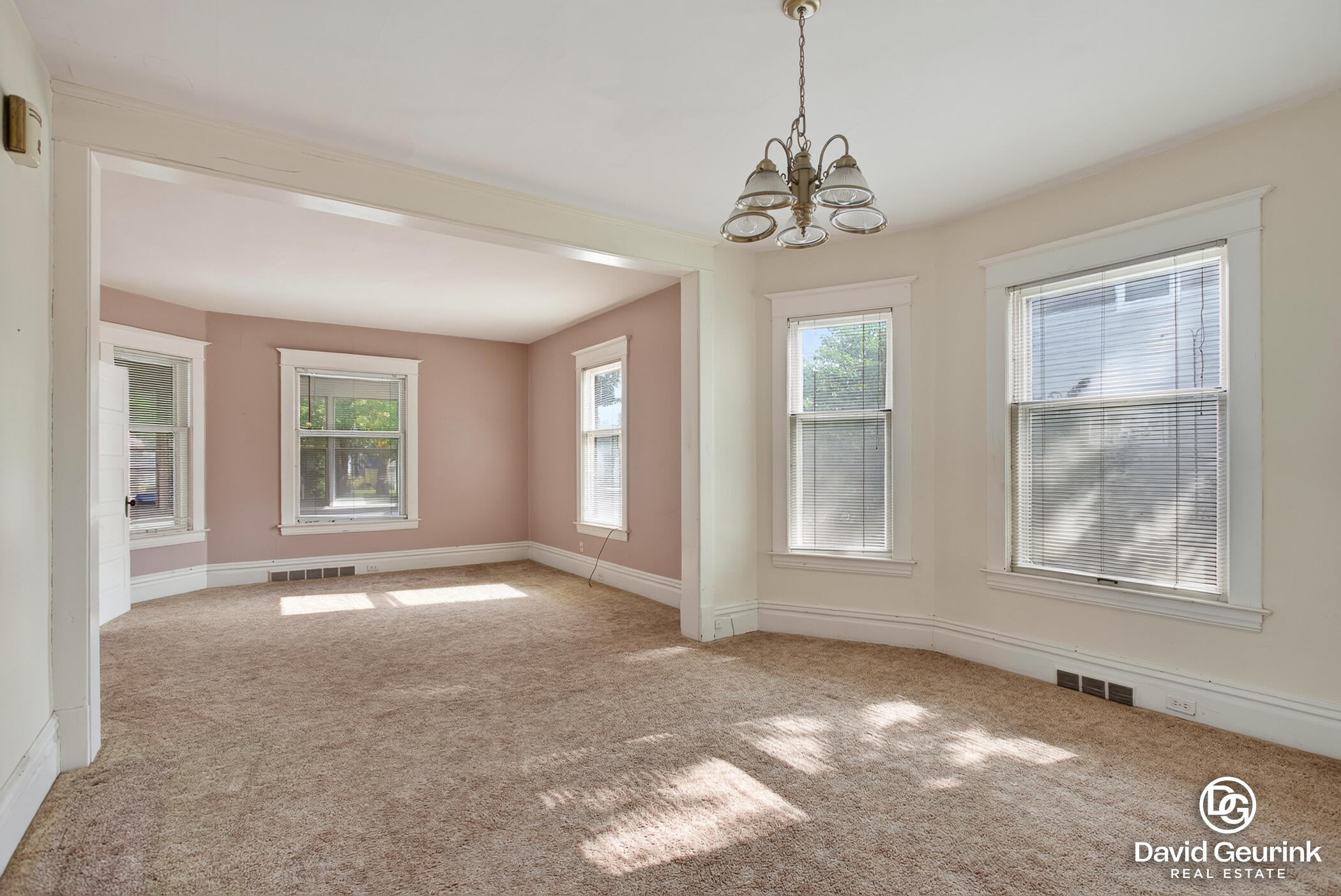 180 W 18th Street Holland MI 49423