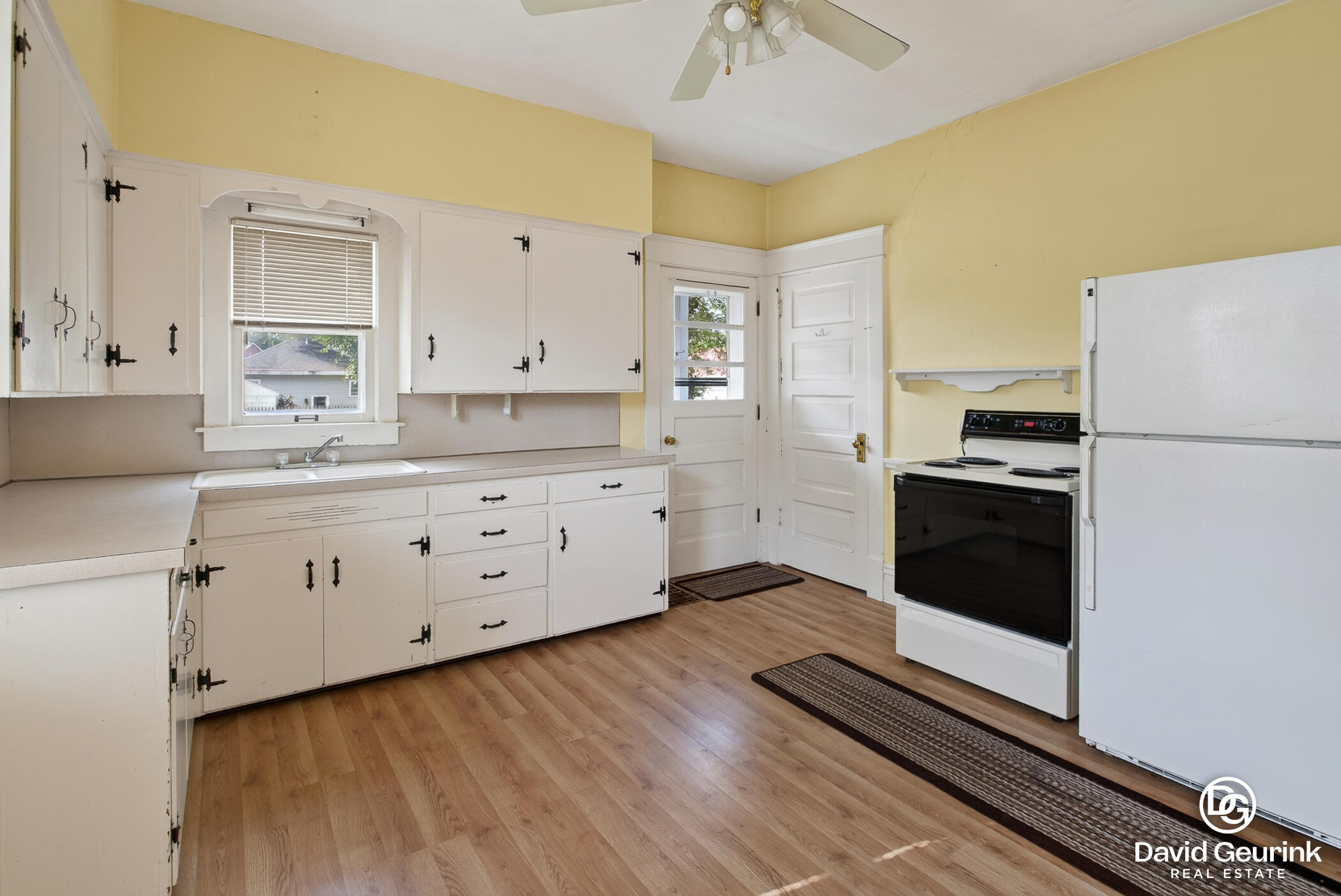 180 W 18th Street Holland MI 49423
