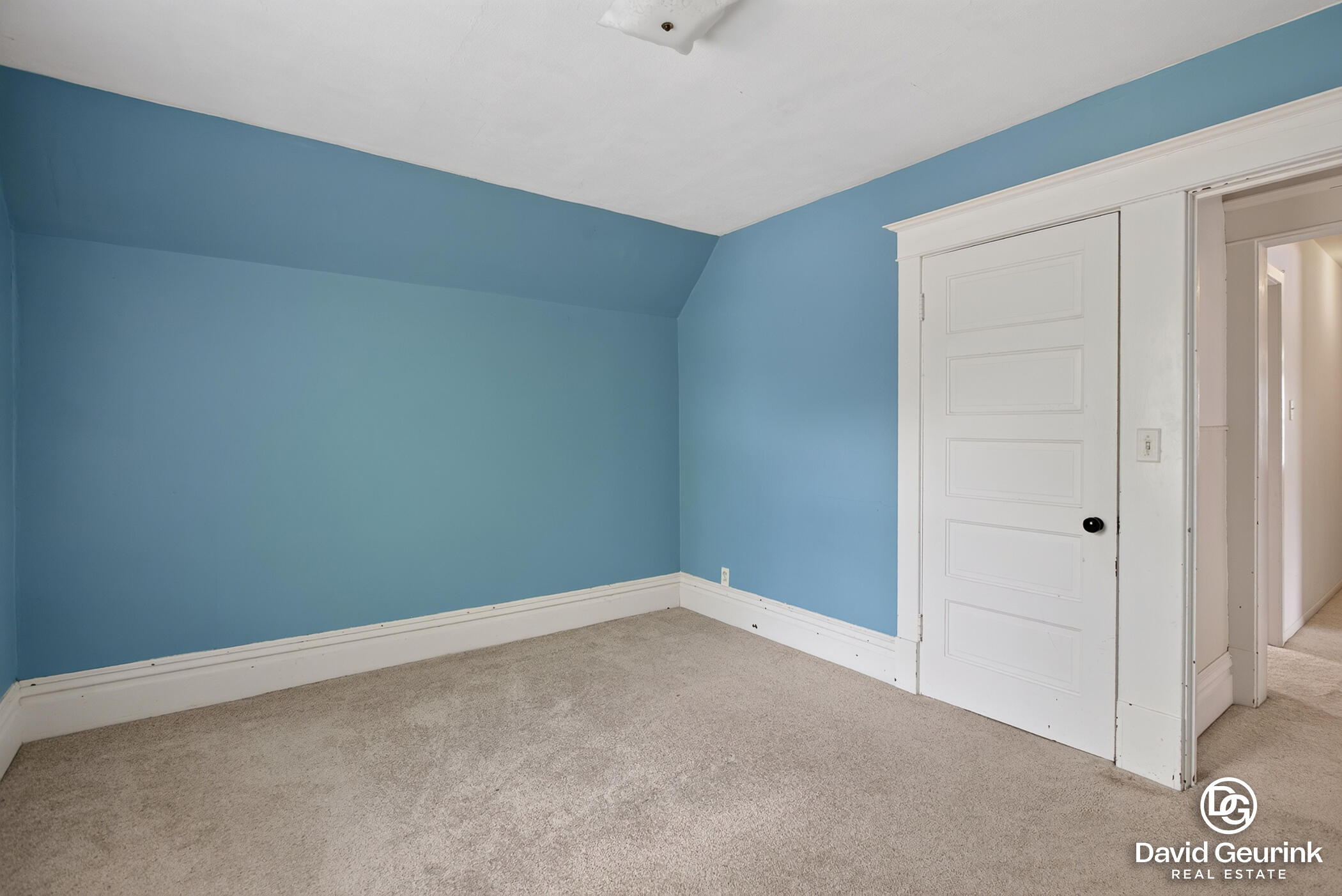 180 W 18th Street Holland MI 49423