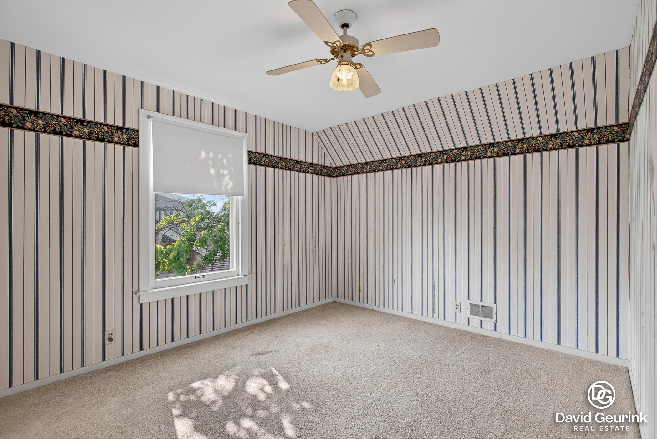180 W 18th Street Holland MI 49423