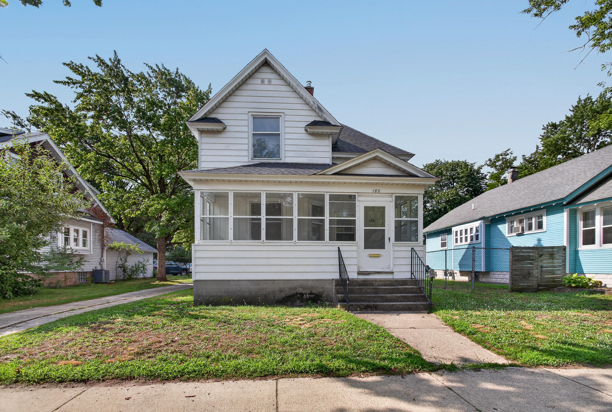 180 W 18th Street Holland MI 49423