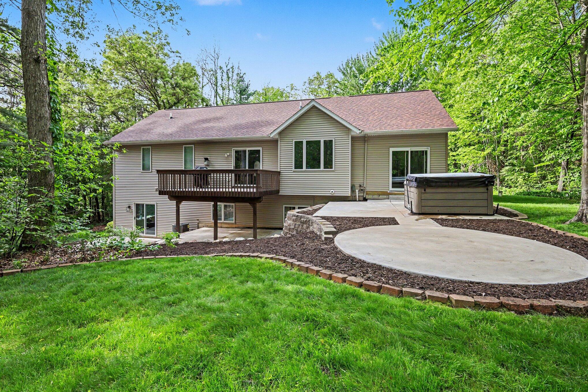 5224 Bonasa Drive NE Rockford MI 49341