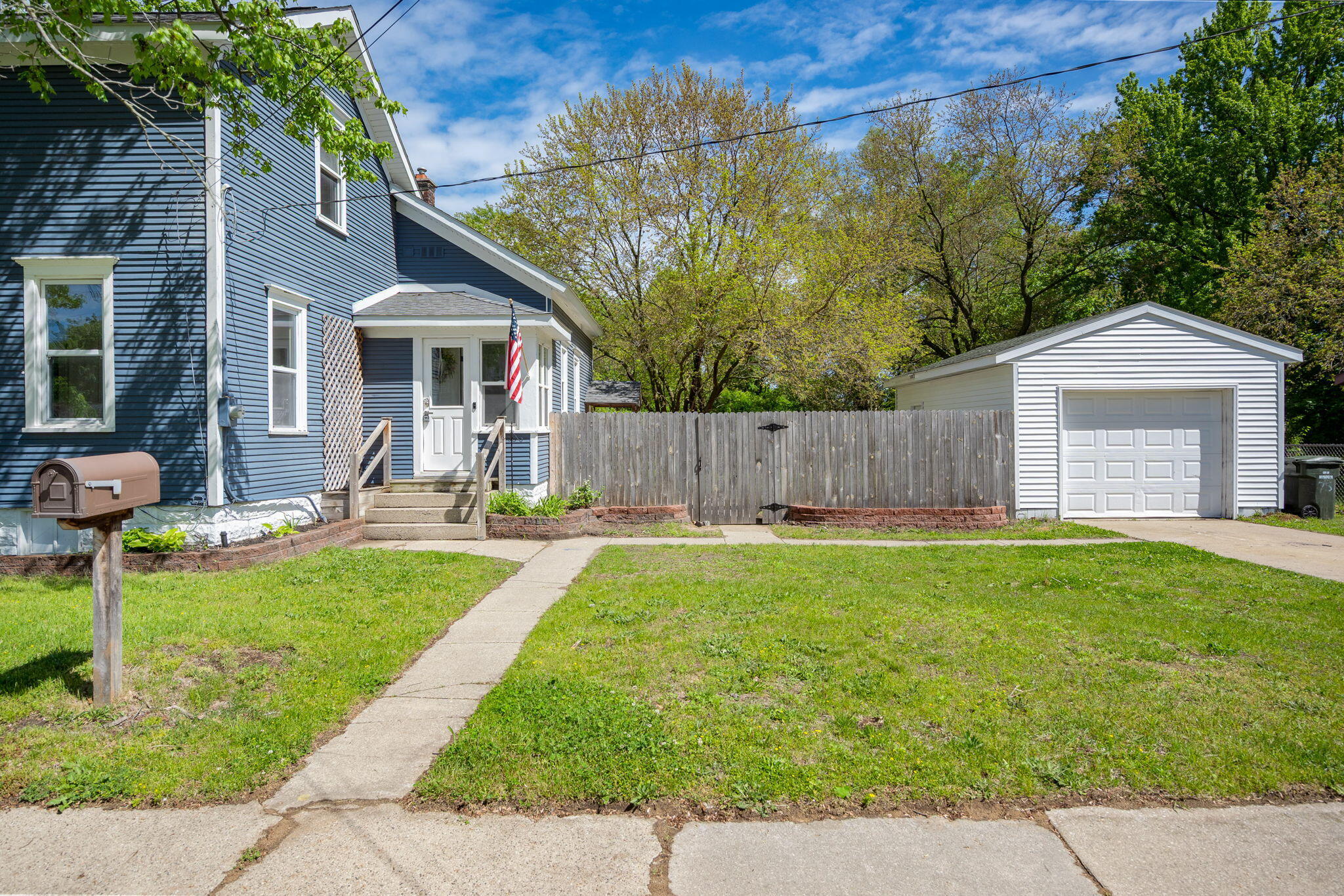 732 Wood Street Muskegon MI 49442
