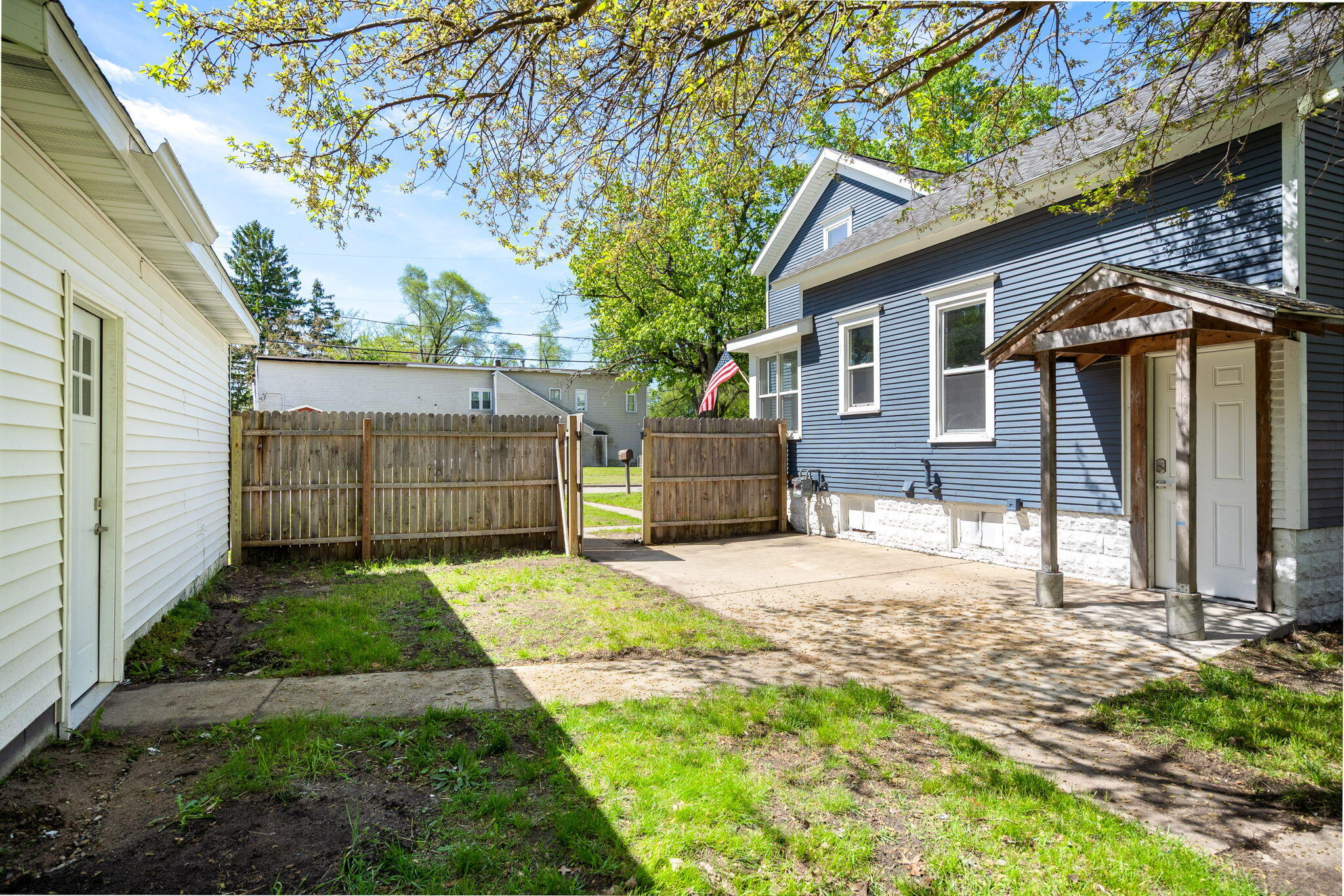 732 Wood Street Muskegon MI 49442