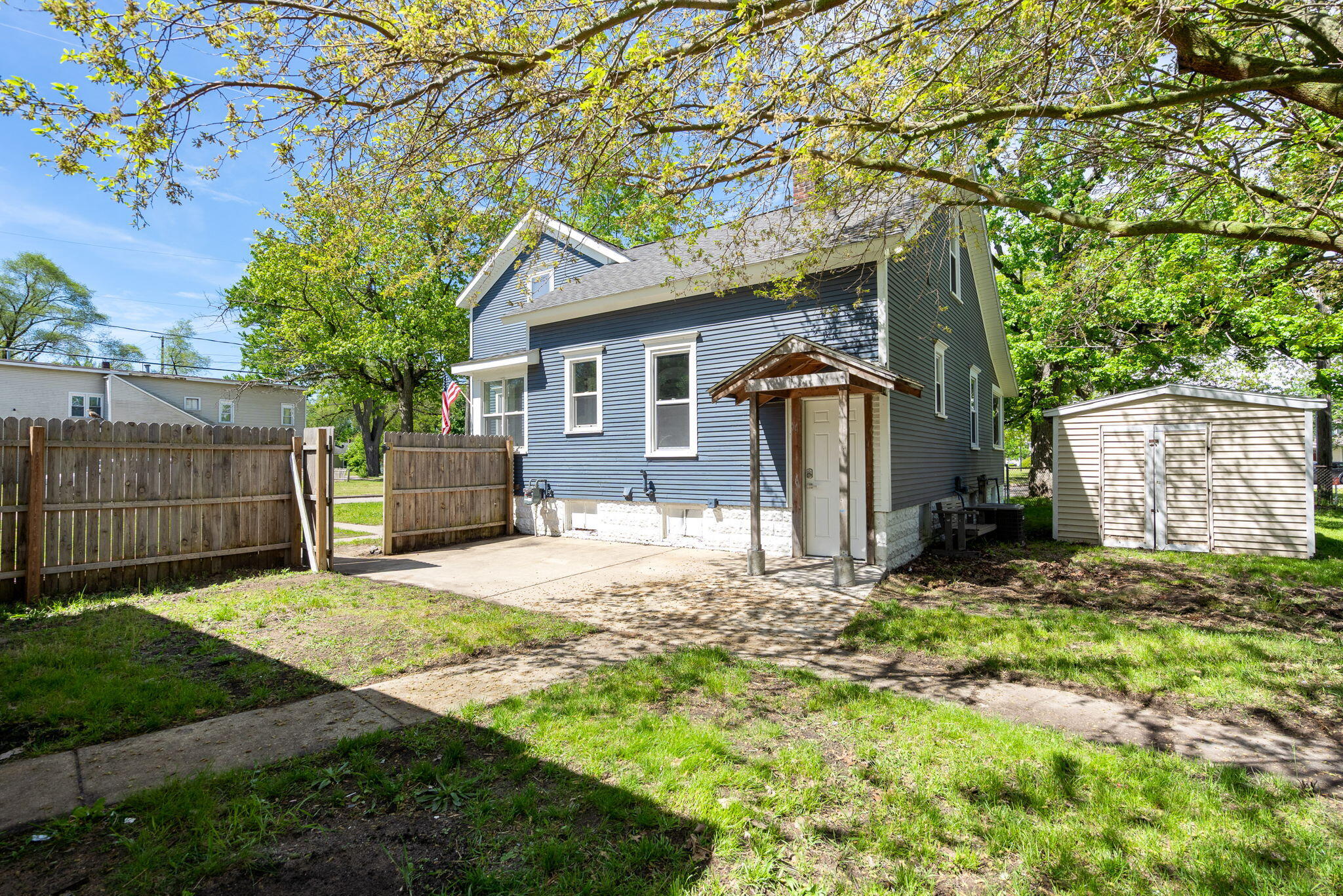 732 Wood Street Muskegon MI 49442