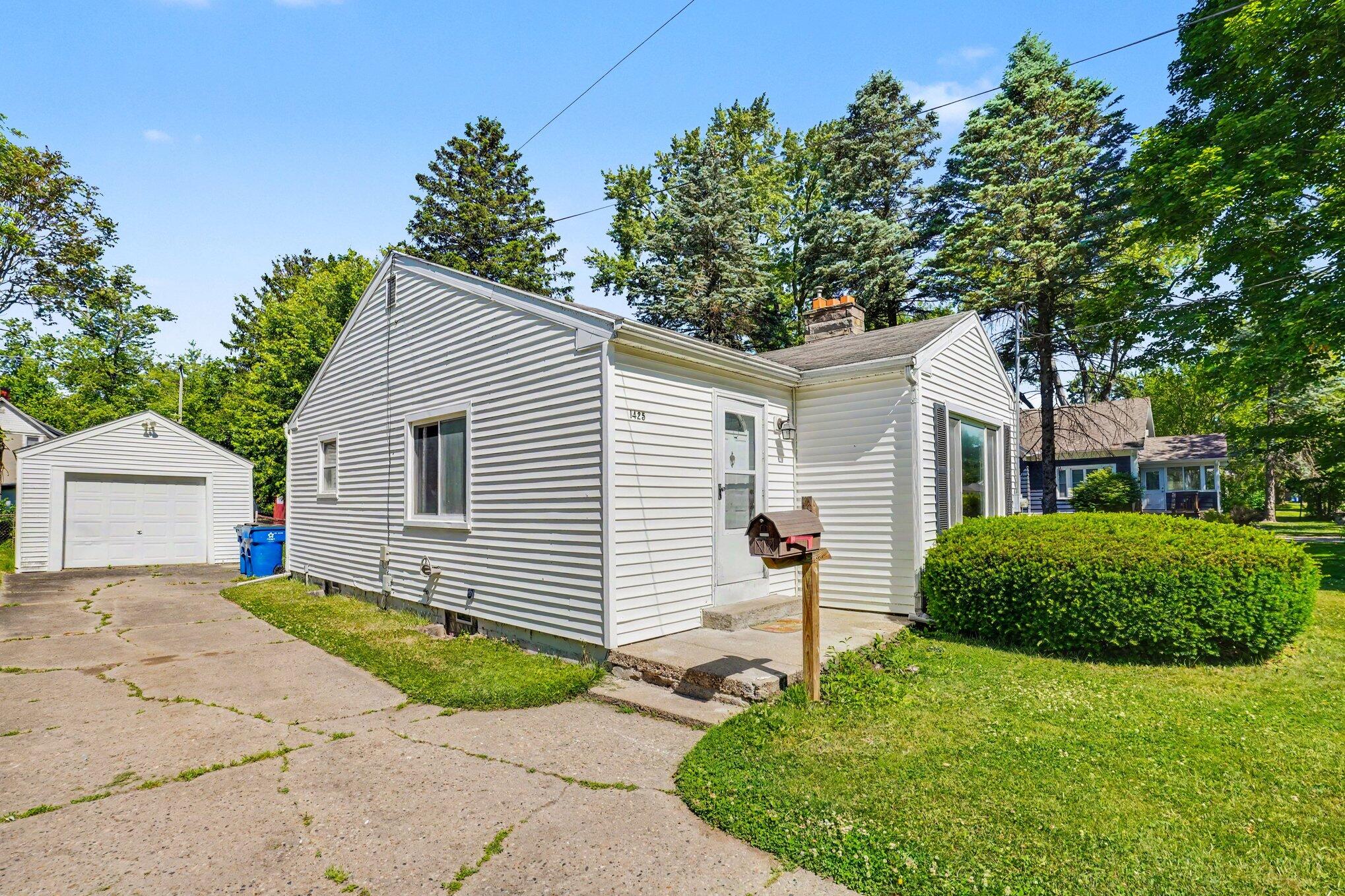 1425 Sunnyside Drive Kalamazoo MI 49048