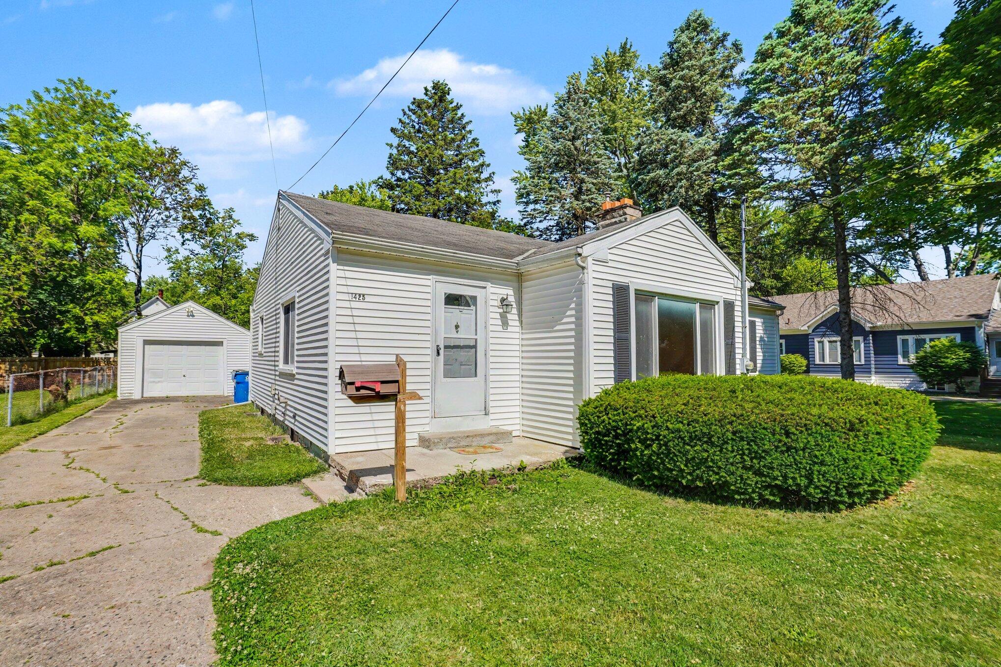 1425 Sunnyside Drive Kalamazoo MI 49048
