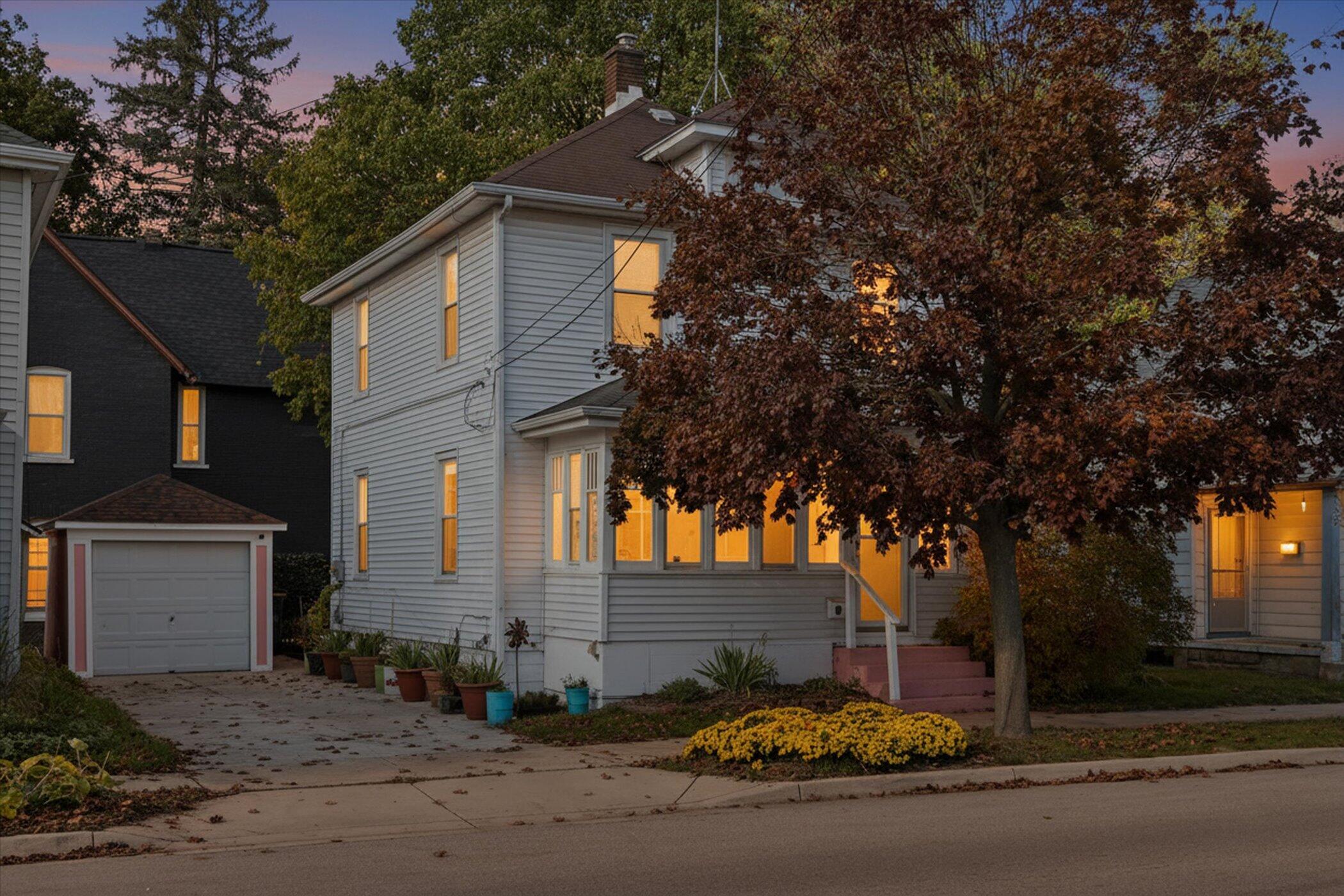 205 Lane Avenue NW Grand Rapids MI 49504