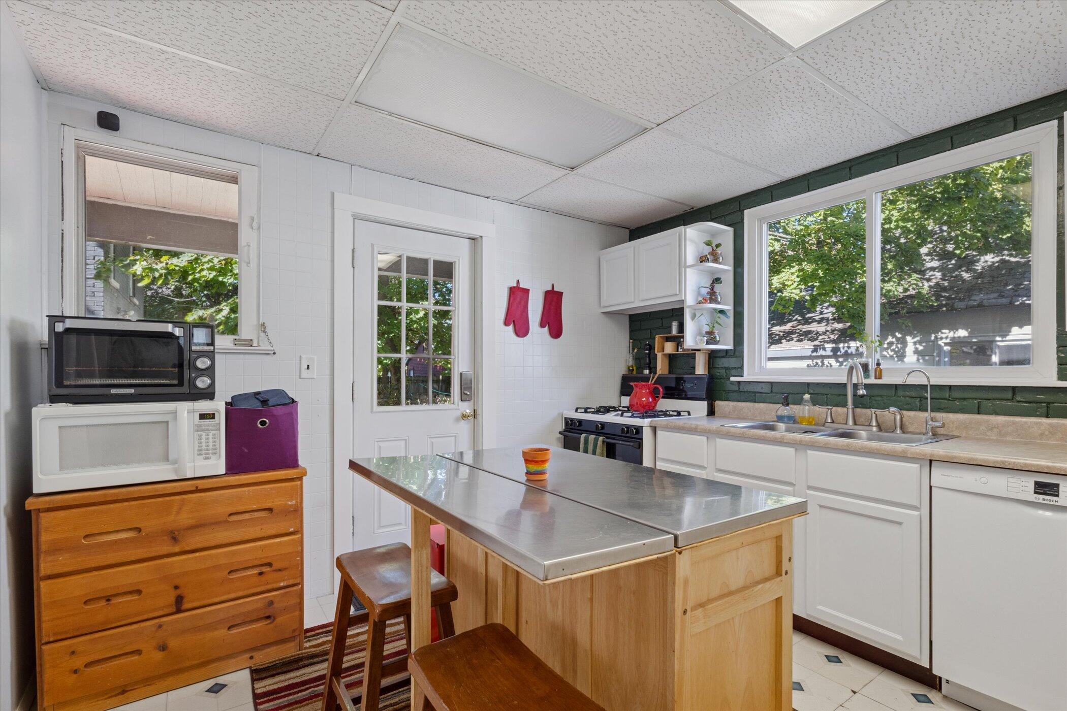 205 Lane Avenue NW Grand Rapids MI 49504