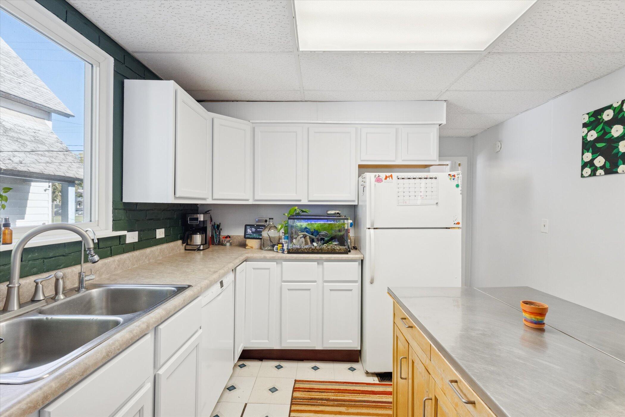 205 Lane Avenue NW Grand Rapids MI 49504