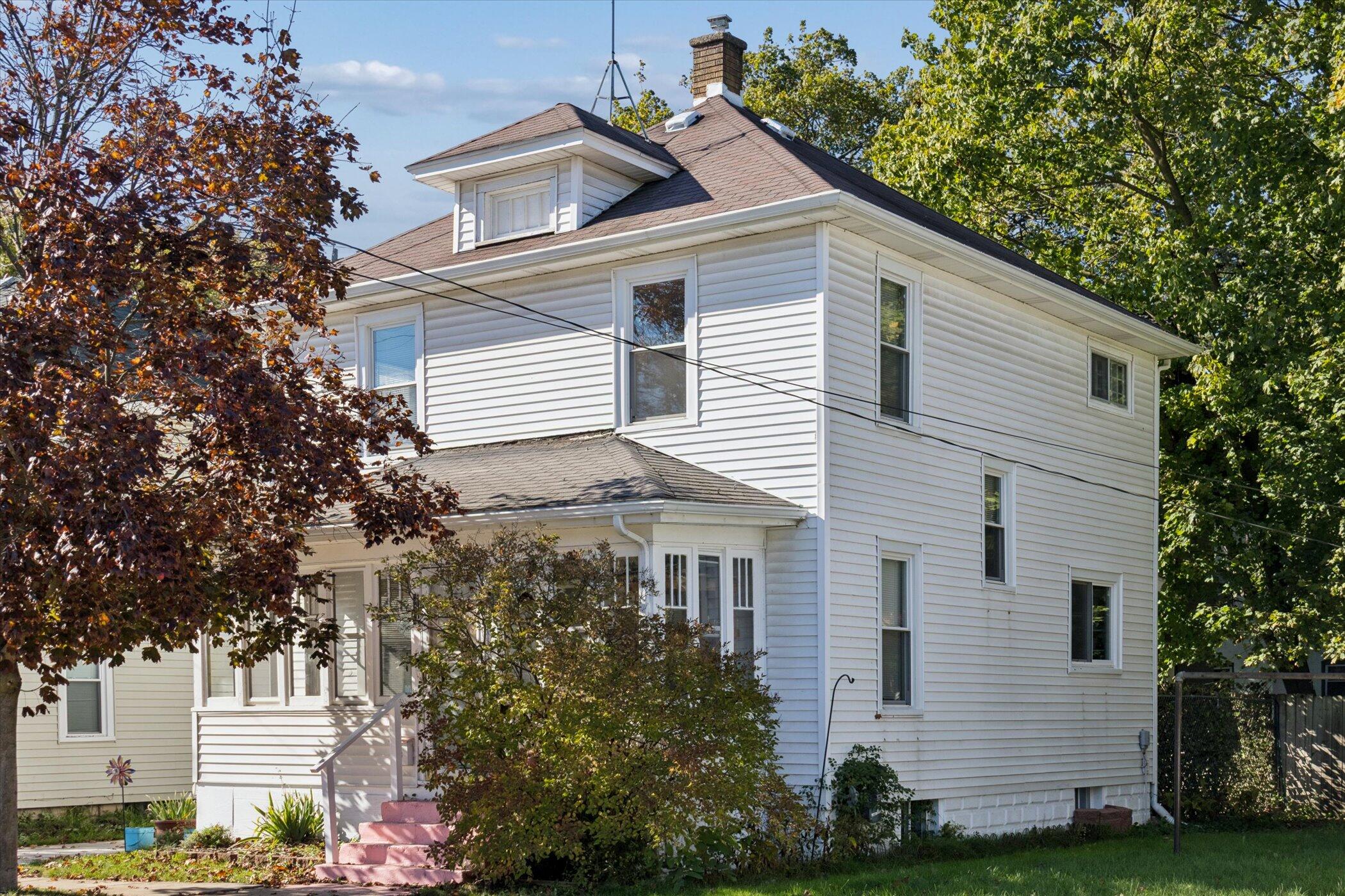 205 Lane Avenue NW Grand Rapids MI 49504