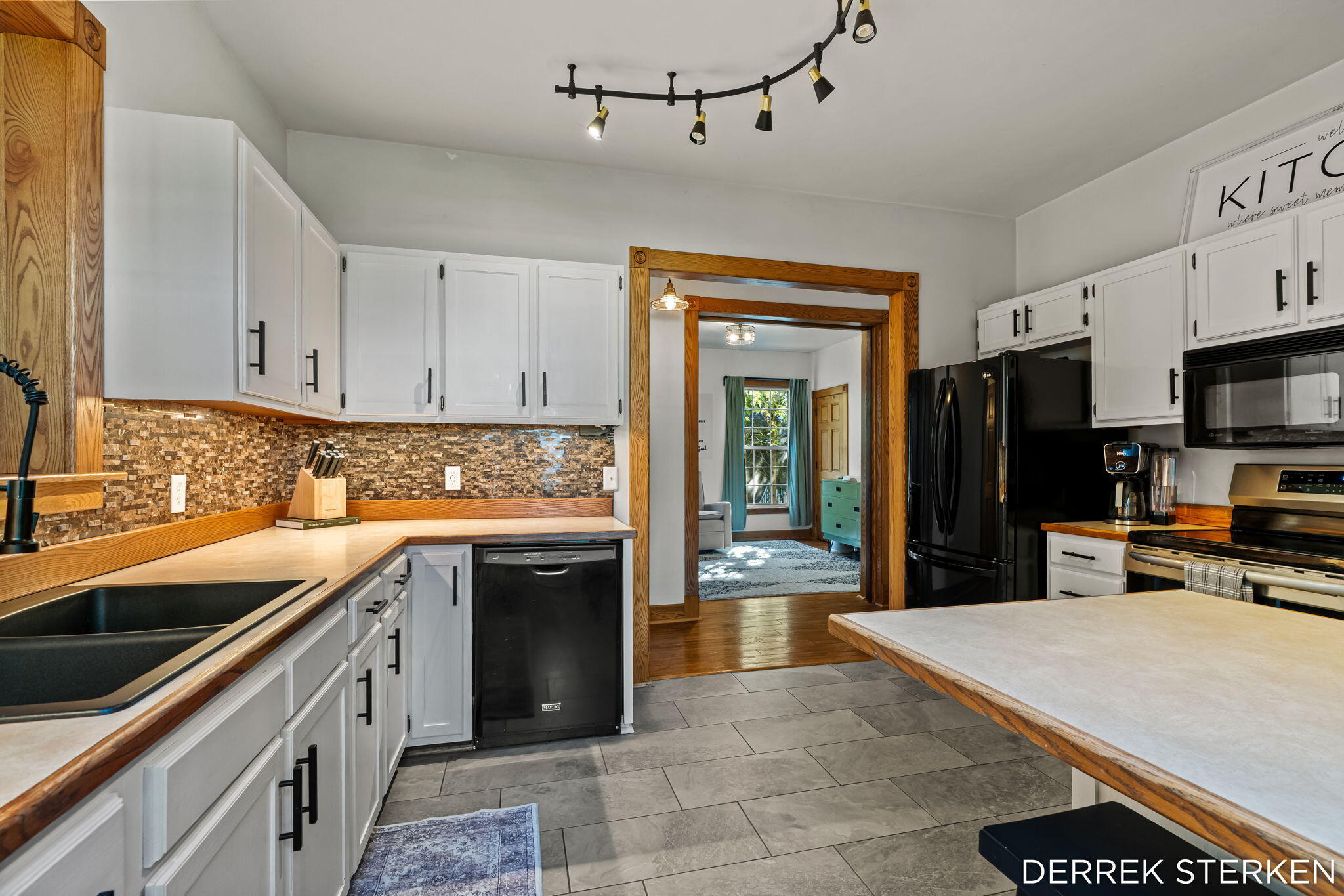 125 W Main Avenue Zeeland MI 49464