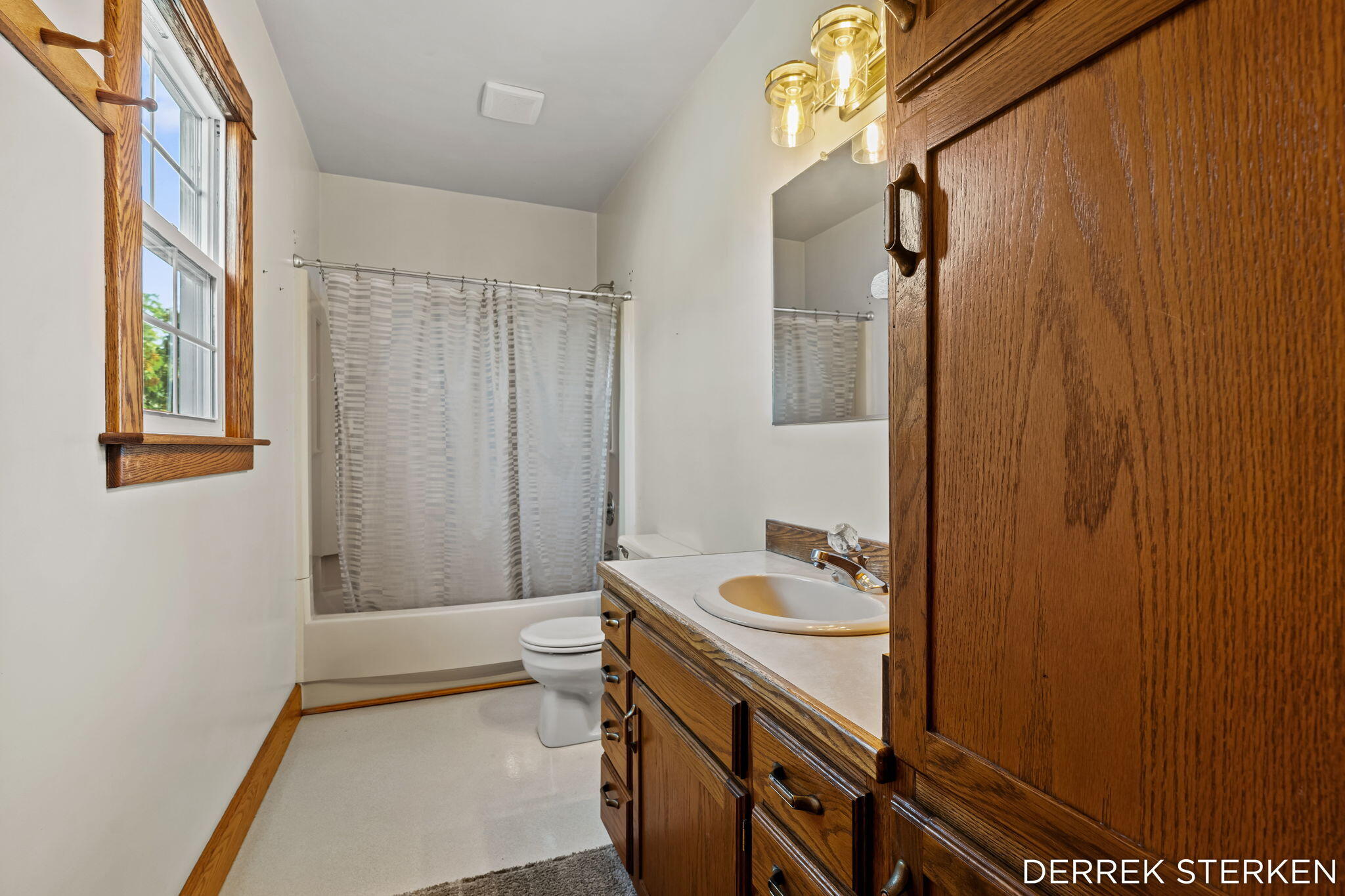 125 W Main Avenue Zeeland MI 49464