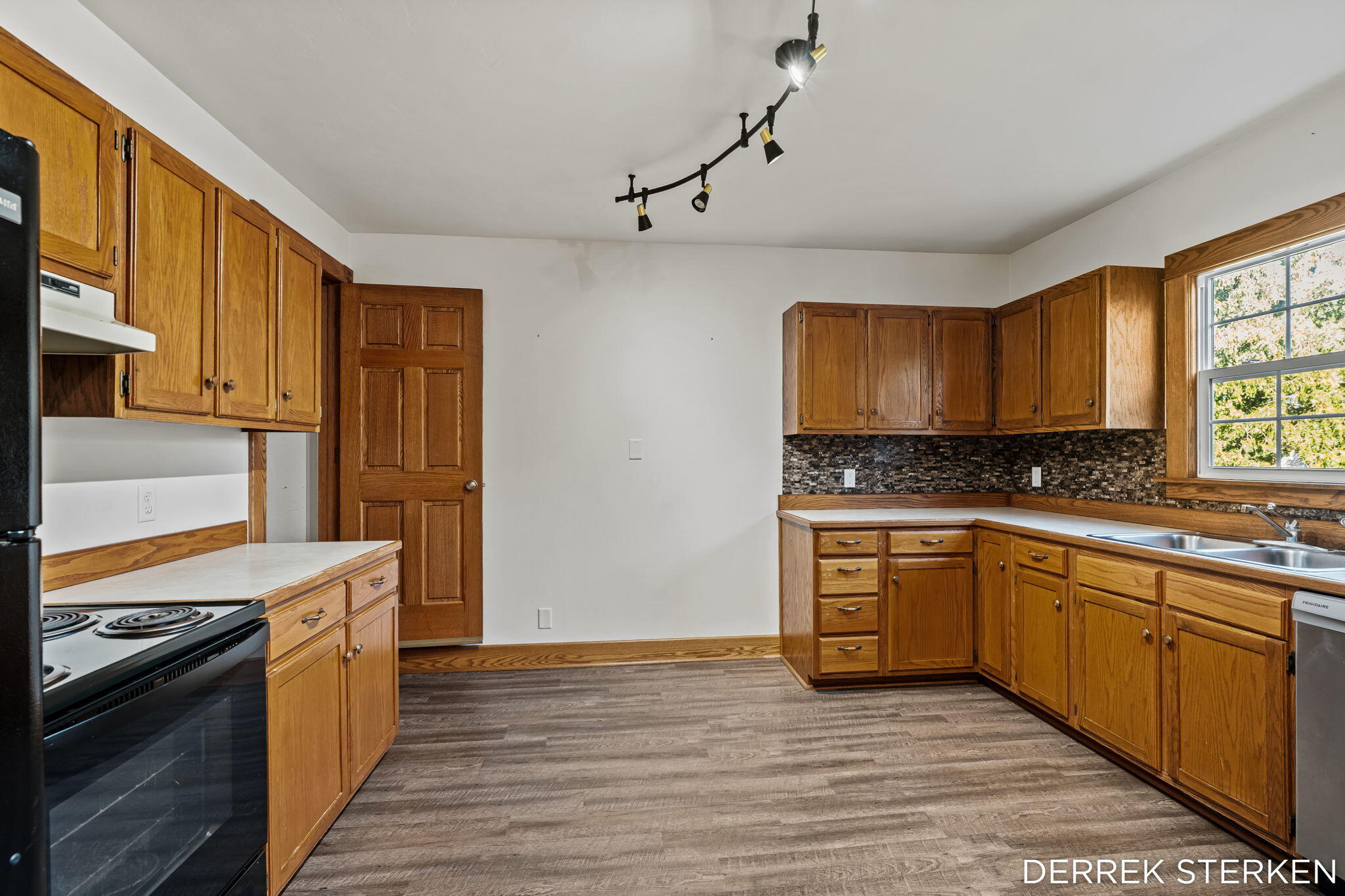 125 W Main Avenue Zeeland MI 49464