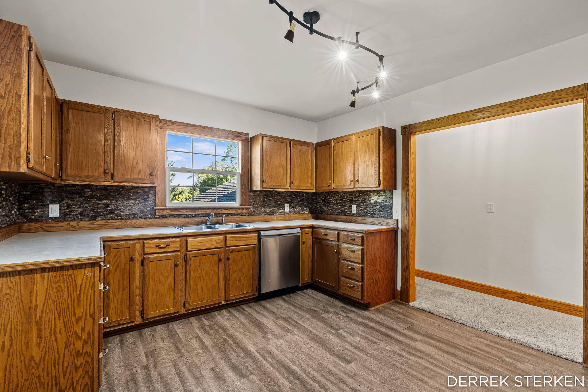 125 W Main Avenue Zeeland MI 49464