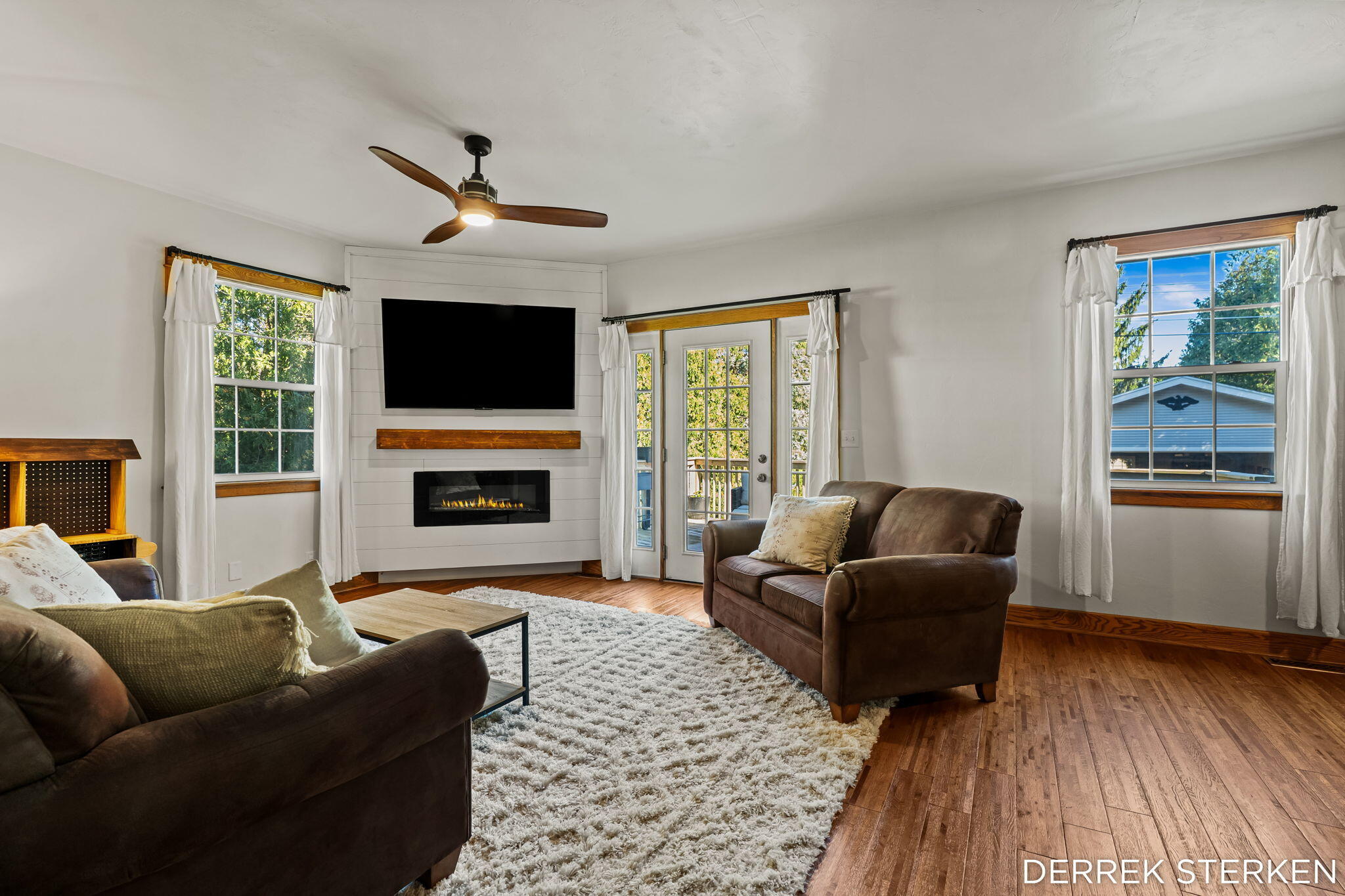 125 W Main Avenue Zeeland MI 49464