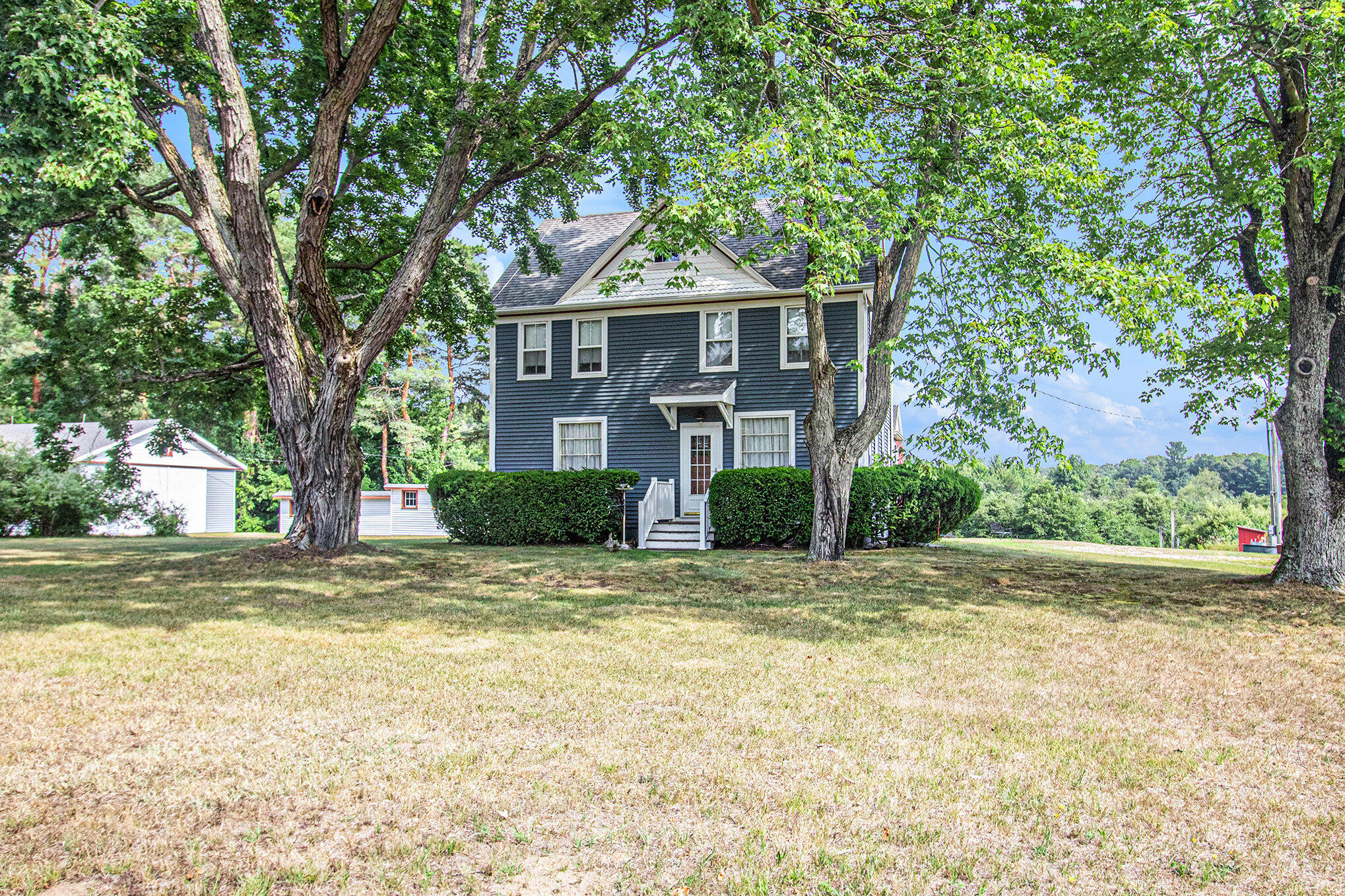 5233 124th Avenue Fennville MI 49408