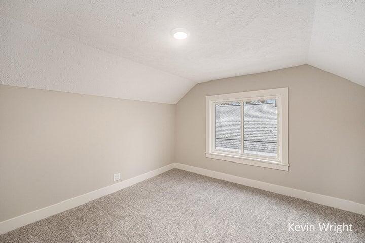 883 Emerson Avenue Muskegon MI 49442