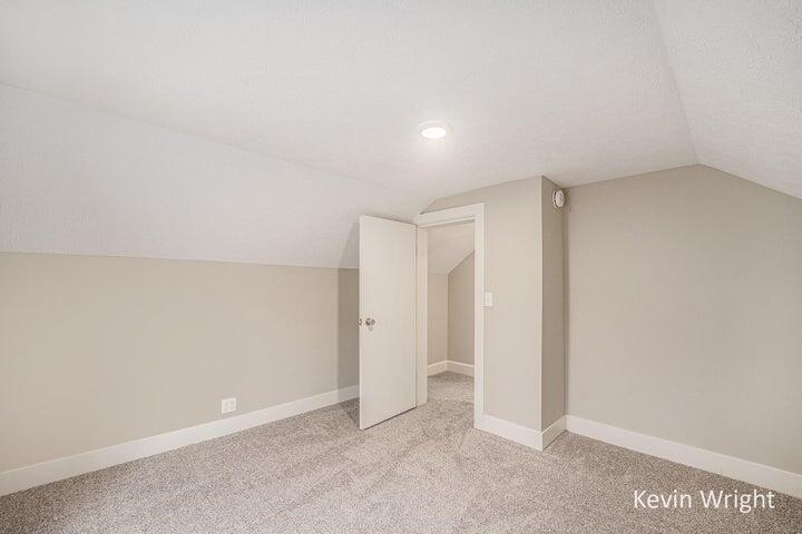 883 Emerson Avenue Muskegon MI 49442