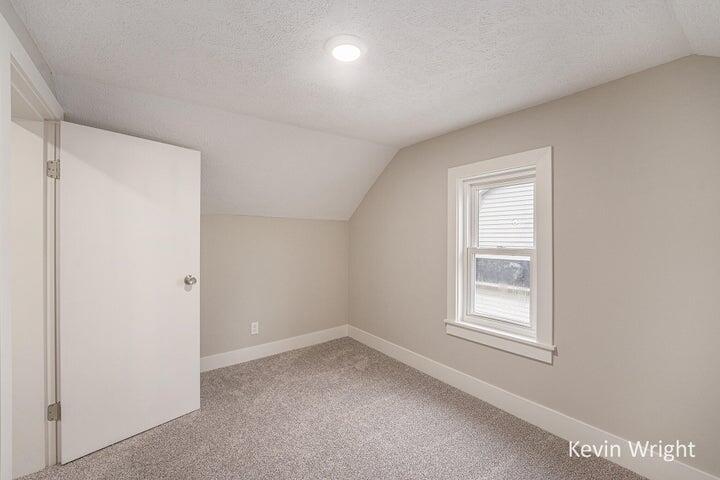 883 Emerson Avenue Muskegon MI 49442